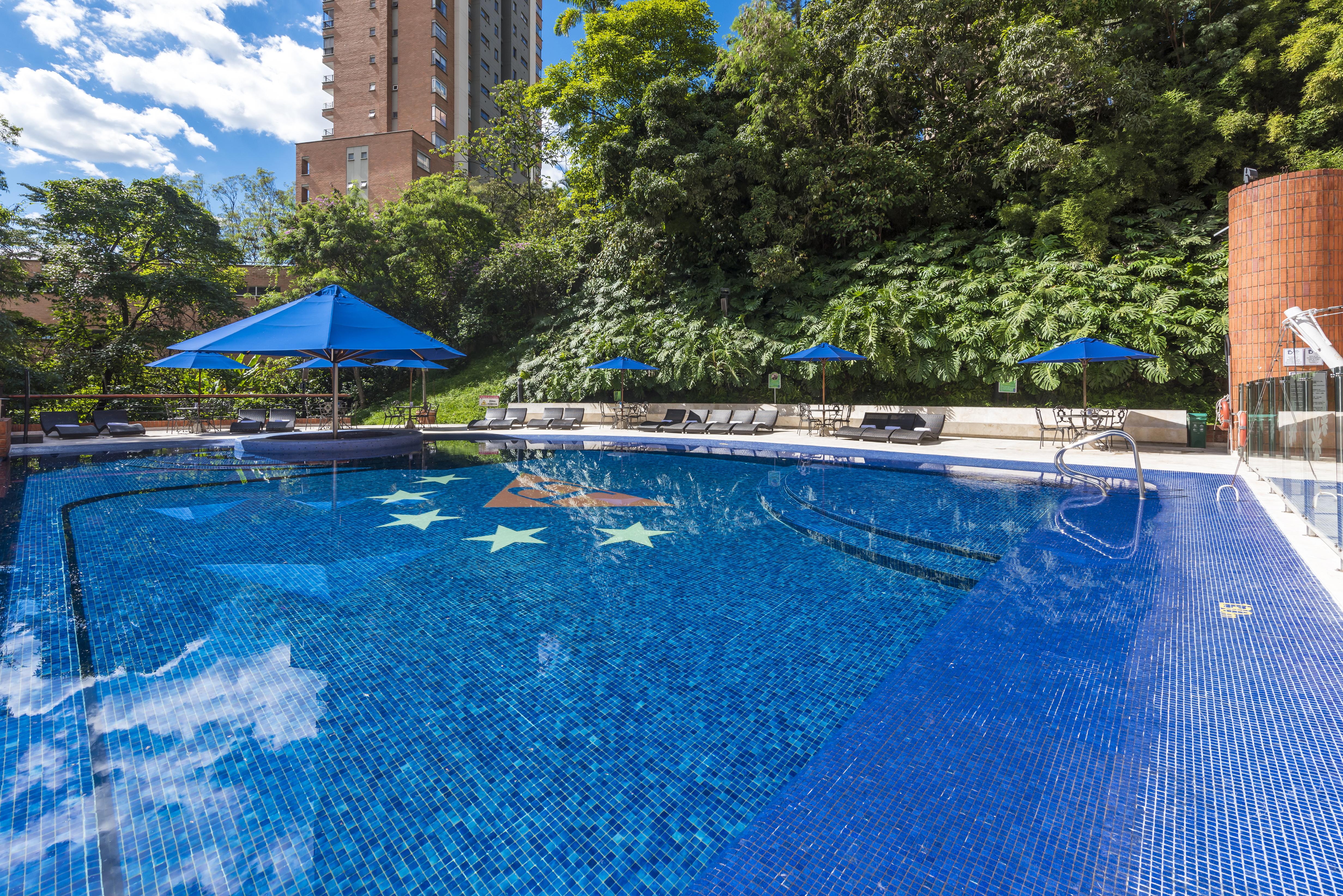 Hotel Dann Carlton Belfort Medellín Kültér fotó Swimming pool